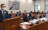 [포토] KT 인터넷 장애 관련 답변하는 강국현 KT 사장