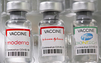 글로벌 제약업체, 오미크론 등장에 백신 테스트 총력전…새 백신·치료제 중요성 더 커져