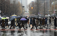 [포토] 출근길 우산행렬