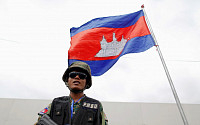 미국, 캄보디아에 무기 금수 조치…중국 견제 목적