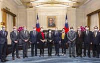 [포토] 프랑스 의원들, 중국 반발에도 2개월 만에 대만 재방문