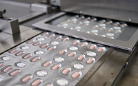 FDA, 먹는 코로나19 치료제 긴급사용 승인…연말부터 공급시작