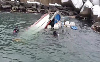 성탄절 폭설에 영동지역 피해 속출…동해안 어선 10척 침수