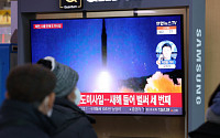 북한, 단거리 탄도미사일 2발 발사…美제재 시위로 사흘만에 또