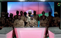 아프리카 부르키나파소 군사 반란...하루만에 대통령 축출