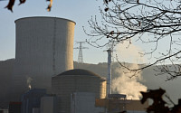 영국, 5년 만에 첫 중국산 원자로 승인...논란 지속