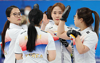 [베이징 동계올림픽] “복잡하네” 컬링 팀 킴, 4강 토너먼트 진출 ‘경우의 수’ 따져보니