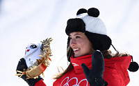 [베이징 동계올림픽] ‘중국 귀화' 에일린 구(구아이링), 압도적 금메달…대회 2관왕