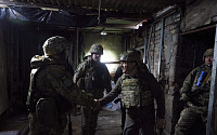 [종합] 우크라이나, 결국 서방 vs. 러시아 대리전 무대 되나...바이든 NSC 소집