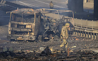 우크라이나 키예프서 2차례 대규모 폭발…“공습 임박”