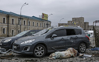 [우크라이나 침공] 러, 제2도시 무차별 포격...키예프 TV타워도 공격