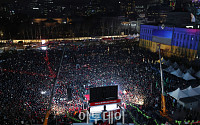 [포토] 서울광장 가득메운 윤석열 후보 지지자들