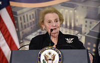 ‘미국 첫 여성 국무장관’ 매들린 올브라이트 별세