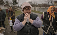 “이 빵 먹어봐요”…우크라이나 민간인들, 러시아 군인 ‘독살’
