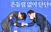 [포토] 악수하는 박홍근-권성동 원내대표