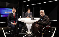 [포토] 토론 앞두고 기념촬영 하는 이준석·박경석