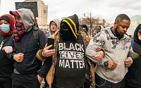 [포토] ‘제2의 BLM’…미국서 경찰 총격에 흑인 사망하자 시위