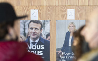 프랑스 대선 결선 투표 개시..마크롱, 20년만에 ‘재임 성공’ 대통령 될까