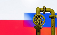 러시아 “루블로 결제할 때까지 가스 공급 중단”...다음 타자는