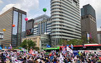 거리두기 풀리자 주말 서울 곳곳 대규모 집회