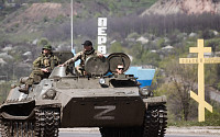[우크라이나 침공] “러시아, 이달 말 주민투표로 돈바스 병합 계획”