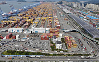 화물연대 파업 닷새째…부산항 컨테이너 반출입량 전월비 23.9% 수준