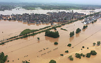중국 제조업 중심지 광둥성, 60년래 최악의 폭우...코로나 이어 경제 발목 잡나