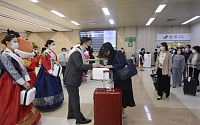 [포토] 김포공항에 입국하는 일본인 관광객들