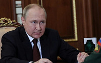 루한스크 장악한 푸틴 “전쟁 계속하라”