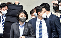 박근혜 전 대통령에 소주병 투척 40대 남성…징역 3년 구형