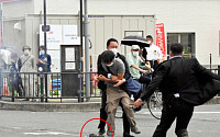 아베 전 일본 총리, 총기 피습으로 사망...총기 없는 나라 일본서 어떻게 이런일이