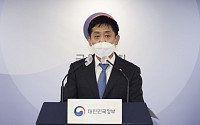 김주현 금융위원장, 금융사에 부실 책임 묻고 ‘투자손실’ 2030세대는 옹호