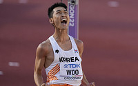 [속보] '스마일점퍼' 우상혁, 한국육상 최초로 세계선수권 높이뛰기 은메달