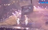 홍콩 인기 아이돌그룹, 공연 중 대형 스크린 떨어져 2명 부상