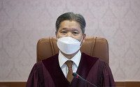 헌법재판관 기소 못하는 공수처…‘이영진 사건’ 마무리전 法개정도 요원