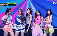 뉴진스, ‘엠카운트다운’서 타이틀 3곡 퍼포먼스…성공적 데뷔 무대