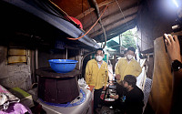 [포토] 구룡마을 찾아 수해현장 살피는 박홍근