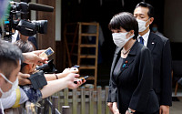 기시다 일본 총리, 야스쿠니에 공물...현직 각료들은 3년 연속 참배