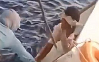 아이스박스 타고 11일간 대서양 표류한 어부…극적 구조 후 체포, 왜?