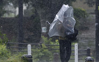 [상보] ‘태풍 힌남노’ 오키나와, 11만 명 피난 지시…3000여 가구 정전