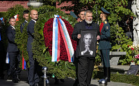 고르바초프 장례식에 수천 명 인파…푸틴은 불참