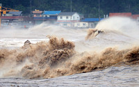[속보] 중대본 &quot;태풍 '힌남노'에 1명 사망·2명 실종&quot;