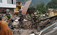 중국 쓰촨성 지진 사망자 74명으로 늘어…당국, ‘코로나 봉쇄’ 주민 대피보다 우선시