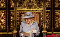 [종합] 英 왕실 “엘리자베스 여왕 건강 우려스러워… 의료적 관찰 필요”