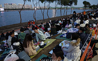 [포토] 서울세계불꽃축제, 가득찬 관람석