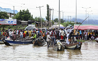 나이지리아서 배 전복 사고로 최소 76명 사망