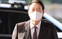 尹 “핵무장, 여러 의견 경청”…대통령실 “반대입장 변화 없다”
