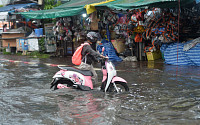태국 홍수 피해 속출...푸껫 도로 침수에 여행객들 혼란
