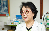 ‘45년간 의료봉사’ 최경숙씨 코오롱 우정선행상 대상