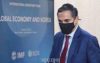 [포토] 기자간담회 참석하는 크리슈나 스리니바산 IMF 아태국장